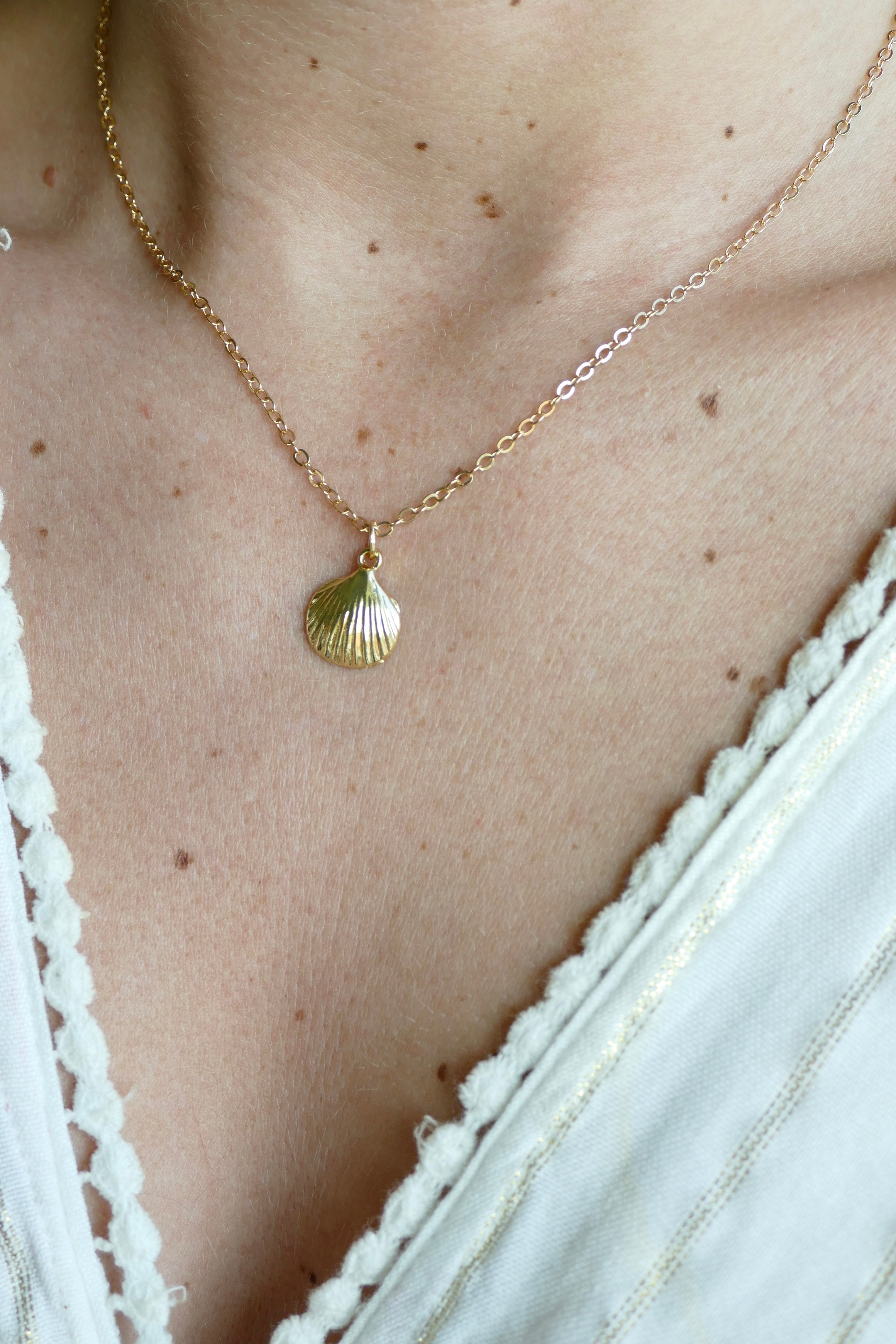 Summer Ocean’s Shell Diffusing Necklace