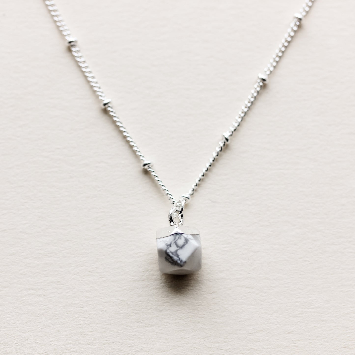 White Howlite Crystal Diffuser Necklace - Put on Love Designs